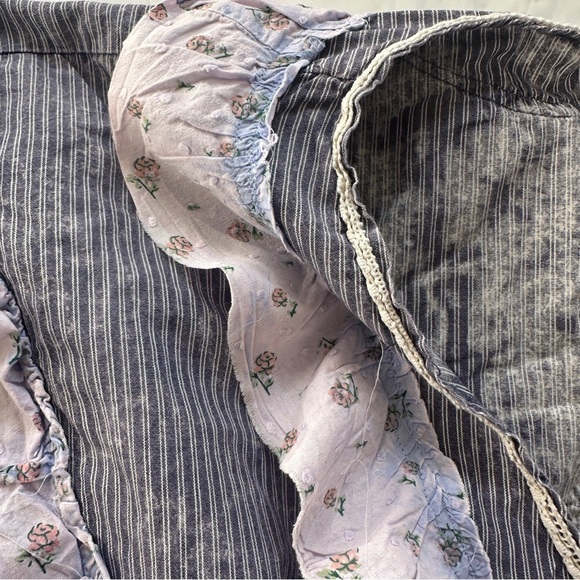Oli & Hali Blue White Floral Ruffle trim button down xl - Picture 10 of 11